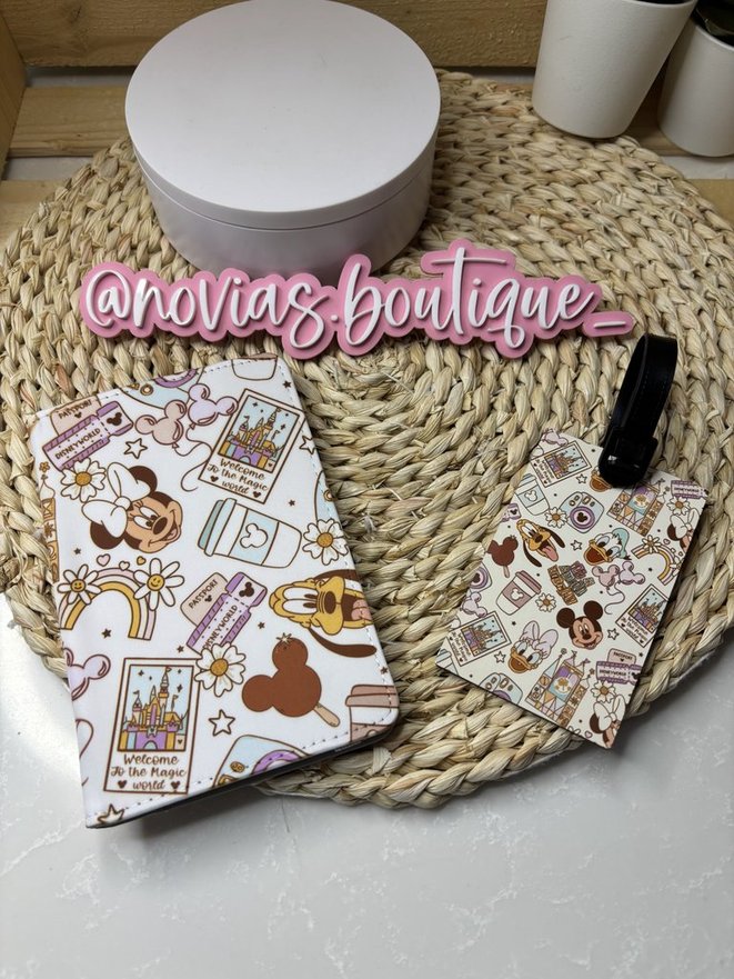 MICKEY & FRIENDS PASSPORT HOLDER & LUGGAGE TAG